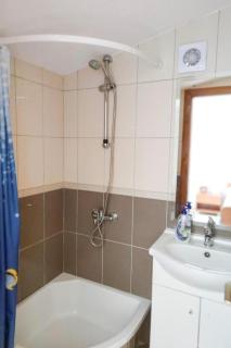 Apartments with parking space Makarska - 27892 - 2