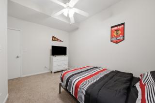Closest Condo to The United Center - 2
