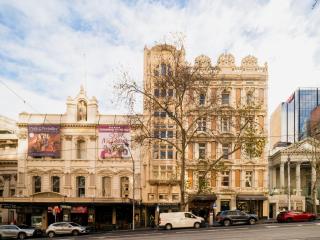 Collins St Hideaway - Central Location - 4