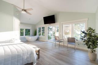 Tranquil Shores Relax on Lake Michigan 4BR, 4BA - 2