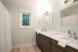 Tranquil Shores Relax on Lake Michigan 4BR, 4BA - 1