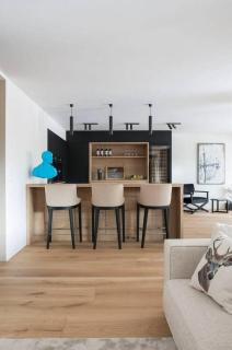 Luxury Renovated Apartment with Sauna - 0