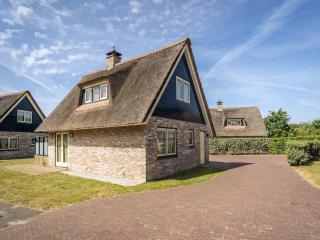 6-Guest Texel Villa with Sauna & Spa - 4