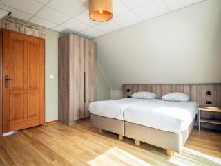 6-Guest Texel Villa with Sauna & Spa - 1