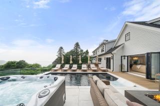 Luxury Home w Salt Water Pool Overlooking Ocean - 4