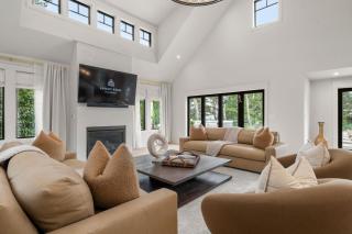 Luxury Home w Salt Water Pool Overlooking Ocean - 8