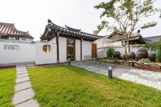 Haru Garden Private House in Jeonju - 4