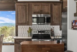 Red Canyon Casita-Brand New, Views, Hot Tub, Near Zion & Bryce - 6