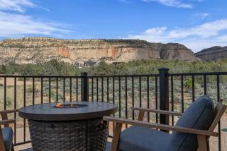 Red Canyon Casita-Brand New, Views, Hot Tub, Near Zion & Bryce - 4