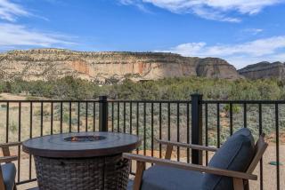Red Canyon Casita-Brand New, Views, Hot Tub, Near Zion & Bryce - 5