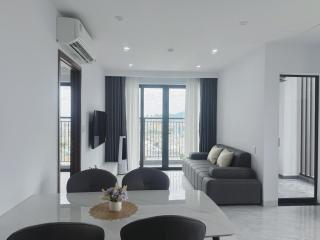 2BR Luxury Apartment 5 minutes to Da Nang Airport - 8
