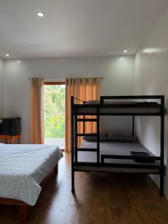 Norwil Manor Tagaytay for 10 guests - 3