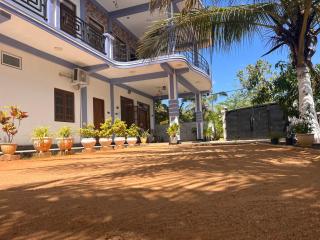 RKM Hotel Uppuveli - 8