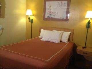 Caravan Motel - 2