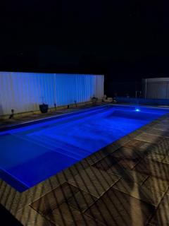 Dale Cottage - Pet friendly stay with private pool and firepit - 2