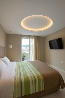 suite privada con vista a la ciudad cerca al terminal - 3