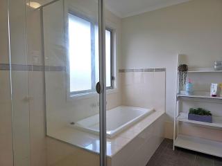 Saltwater Breeze at Port Victoria - 4