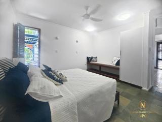 Wongalinga Beachfront Apt 1 - 1