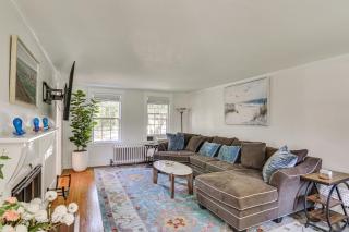 Serene Coastal Getaway: 2 Mi to Newport & Beaches - 9