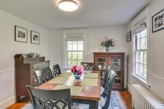 Serene Coastal Getaway: 2 Mi to Newport & Beaches - 6