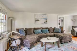Serene Coastal Getaway: 2 Mi to Newport & Beaches - 2