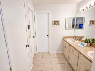 Premium Pool Villa Centrally Located near Disney - 2