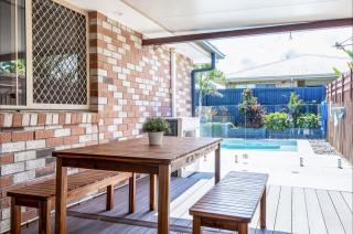 Theme Park Retreat - Sunlit Stillness by the Pool - Holiday Home - 7