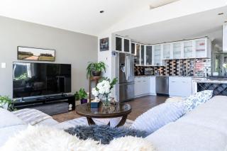 Panorama Retreat - Ocean, Sunset, City Views - 6