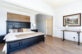 Panorama Retreat - Ocean, Sunset, City Views - 4