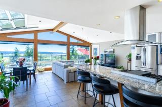 Panorama Retreat - Ocean, Sunset, City Views - 2
