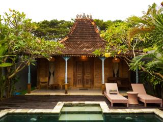 Joglo Villa with Private Pool - 0