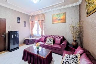 RedDoorz Plus at Hotel Griya Sakinah Cisarua Puncak - 4