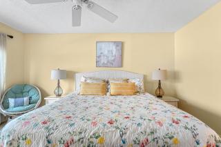 Sandcastles - Direct Oceanfront Apartments with Pool Tennis Pets Welcome - 2