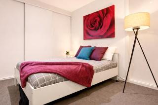 Luxury City Skyline Escape 2BR with Pool, Gym and Spa - 6