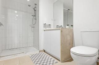 Luxury City Skyline Escape 2BR with Pool, Gym and Spa - 1
