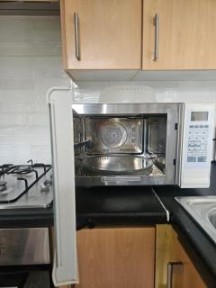 Contractor Accommodation Sleeps 5 Parking for 2 Vans - 6