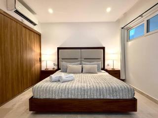 Oceanview 1BR Breakfast Rooftop Pool & Gym - 4