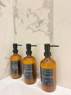 NEW Modern Guest Suite Downtown Rogers Place - 3