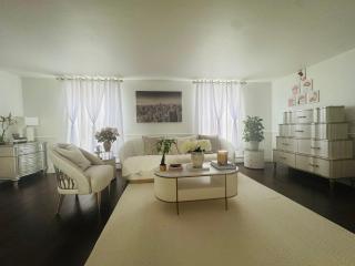 Luxurious white home retreat - 6