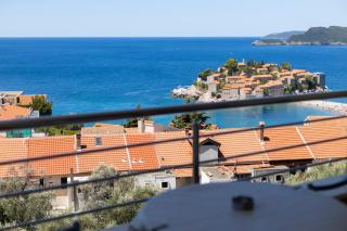BMV room with west island view - 8