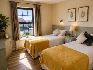 The Point Inn - 2