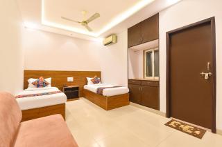 FabHotel Prime Garvit - 3