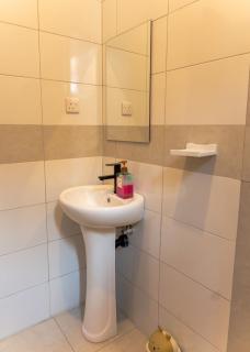 Stunning 2BR in Dar Beach, Dining, Transit Nearby apt 6 - 7