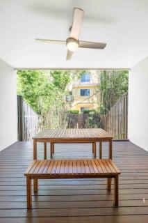 Zen Garden - Serene Townhouse - Holiday Home - 6