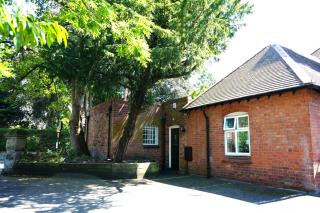Charming Moseley Barn Conversion Home, Sleeps 4, With 2 Free Parking Spaces - 8
