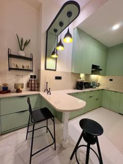 Indigo Luxury Bathtub Studio at Golf Course Rd - 1