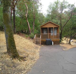 Russian River Camping Resort One-Bedroom Cabin 2 - Cloverdale - 9