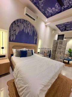 Indigo Luxury Bathtub Studio at Golf Course Rd - 8