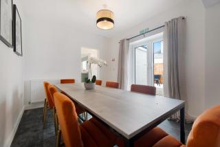 Quarrington Hill 4BR Free Parking by Stay With Us - 1