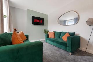 Quarrington Hill 4BR Free Parking by Stay With Us - 3